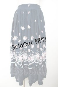 axes femme / パネル花柄フレアスカート M 紺 Y-25-12-04-148-AX-SK-SZ-ZI