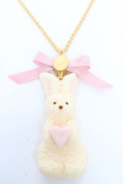 画像1: Q-pot. / ミルクなうさぎクッキーネックレス  ミルク Y-25-12-04-014-QP-AC-SZ-ZY