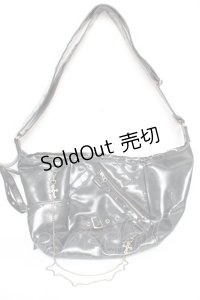 Ozz On / チェーン付き半月ショルダーバッグ  黒 Y-25-12-04-036-OO-BG-SZ-ZY