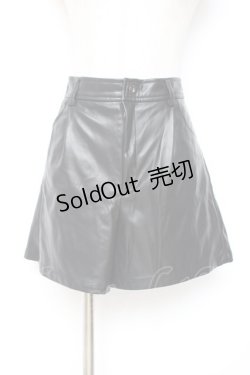 画像1: Fickle Bebe / フェイクレザーショートパンツ  黒 Y-25-12-05-166-0-PA-SZ-ZY