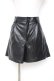 画像1: Fickle Bebe / フェイクレザーショートパンツ  黒 Y-25-12-05-166-0-PA-SZ-ZY (1)
