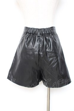 画像2: Fickle Bebe / フェイクレザーショートパンツ  黒 Y-25-12-05-166-0-PA-SZ-ZY