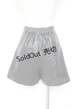 画像2: Fickle Bebe / フェイクレザーショートパンツ  黒 Y-25-12-05-166-0-PA-SZ-ZY