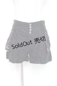 Ozz oneste / 百合刺繍ショートパンツ  黒×紫 Y-25-12-05-167-OO-PA-SZ-ZY