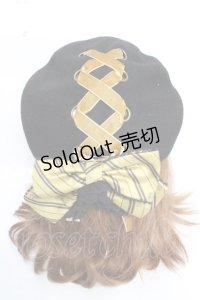 ATELIER PIERROT / ハリー・ポッター リボンブローチ付きレースアップベレー帽  ハッフルパフ（イエロー） Y-25-12-05-035-EL-AC-KB-ZY