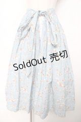 WONDERFUL WORLD / 小花ブーケ柄オーバースカート  サックス Y-25-12-08-051-LO-SK-SZ-ZY