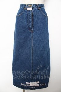 WONDERFUL WORLD / 裾ロゴワッペンデニムスカート  インディゴ Y-25-12-08-056-LO-SK-SZ-ZY