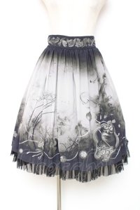 abilletage / ヴィランズ柄シフォンスカート(ミディアム)  黒 Y-25-12-10-080-GO-SK-SZ-ZY