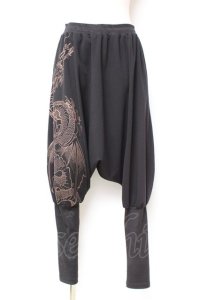 Qutie Frash / ドラゴンプリントサルエルパンツ  黒 Y-25-12-10-083-QU-PA-SZ-ZY