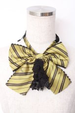 画像1: ATELIER PIERROT / ハリー・ポッター レースフリルリボンタイ  ハッフルパフ（イエロー） Y-25-12-10-013-EL-ZA-KB-ZT644-F004 (1)