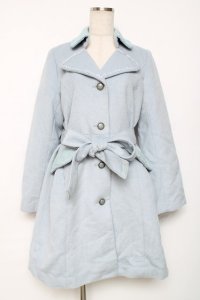 axes femme / 襟ポケットレース重ねコート  サックス Y-25-12-11-070-AX-CO-SZ-ZY