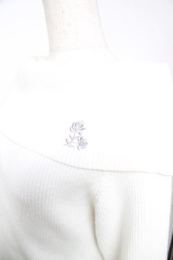 画像3: axes femme / ローズ刺繍オフショルニット F 白 Y-25-12-13-015-AX-TO-SZ-ZY