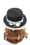 To Alice / チャーム付きフェルトハット  黒 Y-25-12-13-004-LO-AC-SZ-ZY