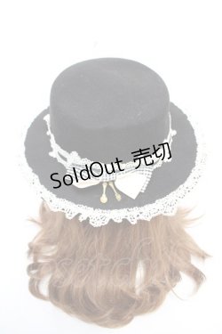 画像1: To Alice / チャーム付きフェルトハット  黒 Y-25-12-13-004-LO-AC-SZ-ZY
