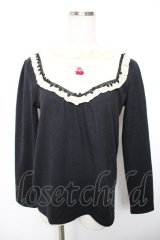 axes femme / 胸元モチーフブロッキングプルオーバー  黒 Y-25-12-17-071-AX-TO-SZ-ZY