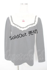 axes femme / 胸元モチーフブロッキングプルオーバー  黒 Y-25-12-17-071-AX-TO-SZ-ZY