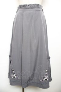 axes femme / 花刺繍入り切替フレアスカート M グレー Y-25-12-17-140-AX-SK-SZ-ZY