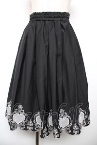 axes femme POETIQUE / ハート透かし刺繍入りスカート  黒 Y-25-12-17-153-AX-BL-SZ-ZY