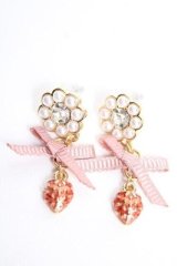 m petit by misako / AMリボンイチゴピアス  中桃 Y-25-12-17-003-LO-AC-SZ-ZY