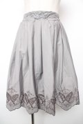 axes femme POETIQUE / 蝶柄透かし刺繍スカート M グレー Y-25-12-19-090-AX-SK-SZ-ZY