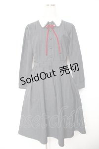 an another angelus / ピンストライプクレリック衿ロングワンピース F グレー Y-25-12-23-102-CA-OP-SZ-ZY