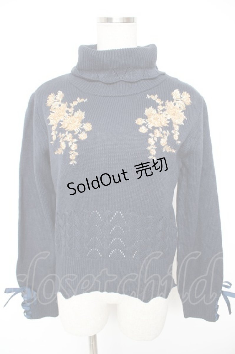 画像1: axes femme / フラワー刺繍タートルニット M 紺 Y-25-12-23-033-AX-TO-SZ-ZH (1)
