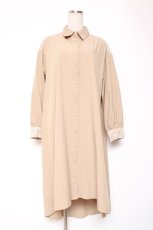 画像1: axes femme / フィッシュテールシャツワンピース F ベージュ Y-26-01-05-088-AX-OP-SZ-ZI (1)
