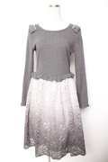 axes femme / レースドッキングワンピース M グレー Y-26-01-07-119-AX-OP-SZ-ZY
