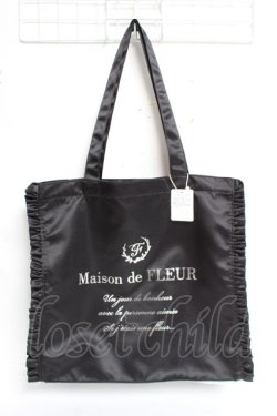 画像1: Maison de FLEUR / サテンフリルスクエアトートバッグ F ブラック Y-26-01-09-017-LO-BG-SZ-ZY