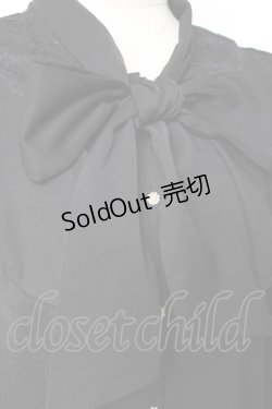 画像4: axes femme / タイ付姫袖風フリルブラウス F 黒 Y-26-01-09-027-AX-BL-SZ-ZY