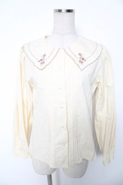 画像1: F i.n.t / 単色ローズブーケ刺繍ブラウス F アイボリー Y-26-01-16-097-CA-BL-SZ-ZY