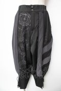 Ozz conte / 魔法陣ptサルエルパンツ  黒×グレー Y-26-01-16-196-OO-PA-SZ-ZY