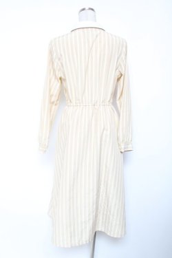 画像2: F i.n.t / クレリックストライプシャツワンピース/ポムポムプリン F ベージュ Y-26-01-20-070-CA-OP-SZ-ZY