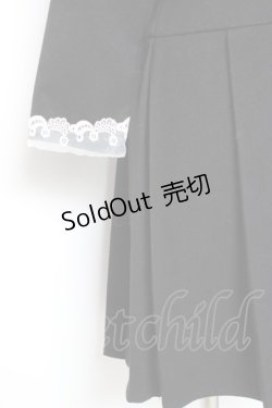 画像4: F i.n.t / オーガンジー襟プリーツワンピース F 黒 Y-26-01-20-092-CA-OP-SZ-ZI