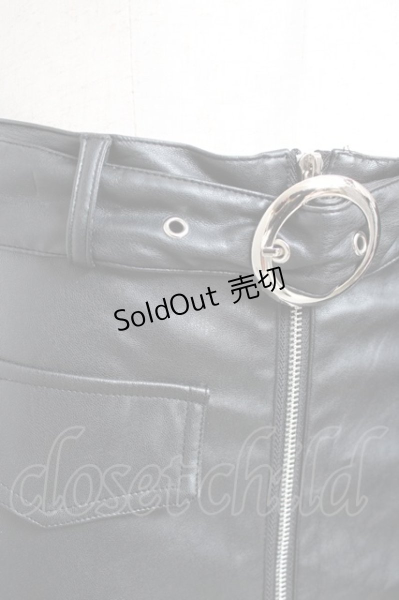 画像4: REFLEM / フェイクレザーZIPデザイン変形スカート F ブラック Y-26-01-20-136-PU-SK-SZ-ZI (4)