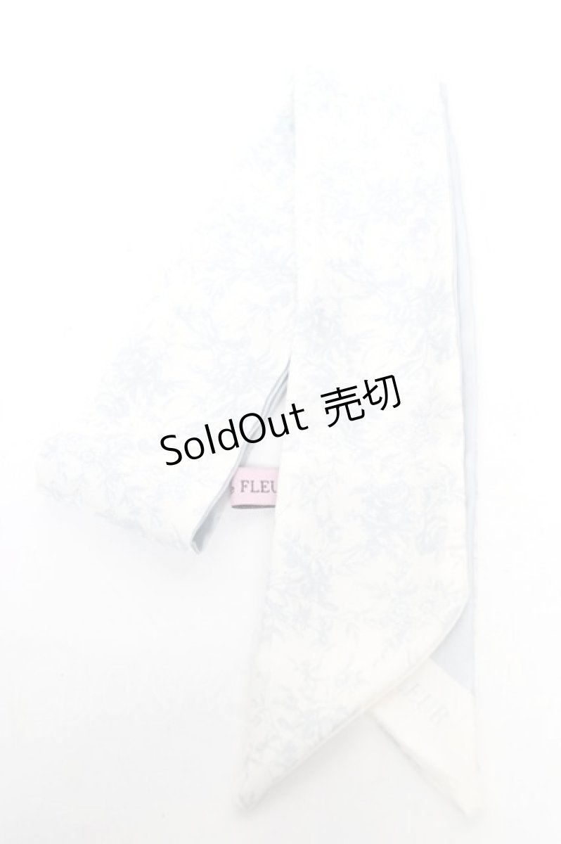画像1: Maison de FLEUR / フラワープリントスカーフ  サックス Y-26-01-24-012-LO-ZA-SZ-ZT639-F001 (1)