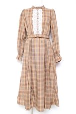 画像1: axes femme / プリーツ切替チェック柄ワンピース M 茶 Y-26-01-31-115-AX-OP-SZ-ZT074 (1)