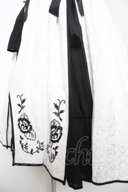 画像4: axes femme kawaii / 牡丹刺繍チャイナワンピース  白 Y-26-02-01-083-AX-OP-SZ-ZY