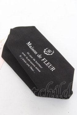 画像1: Maison de FLEUR / ブランドロゴプリントポーチ F ブラック Y-26-02-04-032-LO-ZA-SZ-ZY