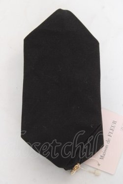 画像2: Maison de FLEUR / ブランドロゴプリントポーチ F ブラック Y-26-02-04-032-LO-ZA-SZ-ZY