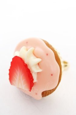 画像1: Q-pot. / Strawberry CupCakeリング  ストロベリー Y-26-02-05-002-QP-AC-SZ-ZY