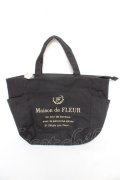 Maison de FLEUR / サイドポケットSトートバッグ F ブラック Y-26-02-05-036-LO-BG-SZ-ZY