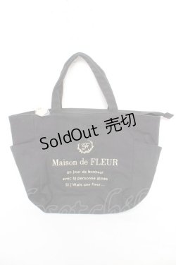 画像1: Maison de FLEUR / サイドポケットSトートバッグ F ブラック Y-26-02-05-036-LO-BG-SZ-ZT335