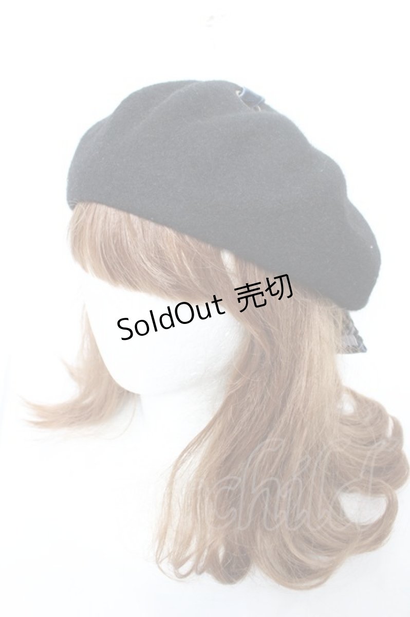 画像2: ATELIER PIERROT / ハリー・ポッターリボンブローチ付きレースアップベレー帽  レイブンクロー（ブルー） Y-26-02-09-014-EL-ZA-KB-ZTK033 (2)