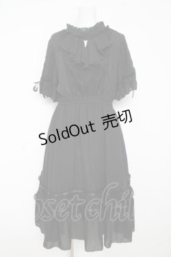 画像1: axes femme / カメオ付フレア袖ワンピース  黒 Y-26-02-11-068-AX-OP-SZ-ZS