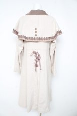 画像2: axes femme POETIQUE / ケープ付クラシックコート M ベージュ Y-26-02-11-090-AX-OP-SZ-ZTC072 (2)
