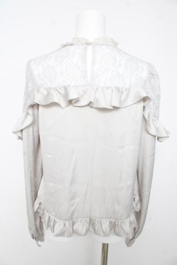 画像2: Angelic Pretty / Lacy Frillブラウス  グレー Y-26-02-15-116-AP-BL-SZ-ZY