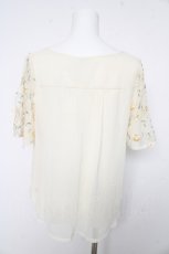 画像2: axes femme / 袖刺繍フレアプルオーバー M 生成り Y-26-02-15-150-AX-TO-SZ-ZS (2)