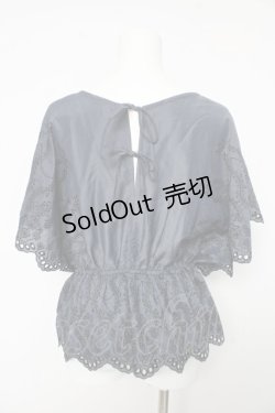 画像2: axes femme / 総刺繍Vネックブラウス  紺 Y-26-02-15-161-AX-BL-SZ-ZS