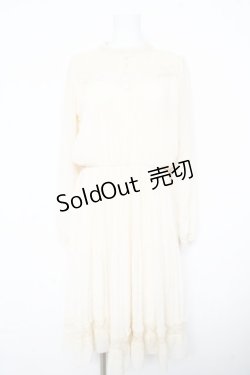 画像1: axes femme POETIQUE / ヨークレース使いプリーツワンピース  生成り Y-26-02-17-121-AX-OP-SZ-ZI